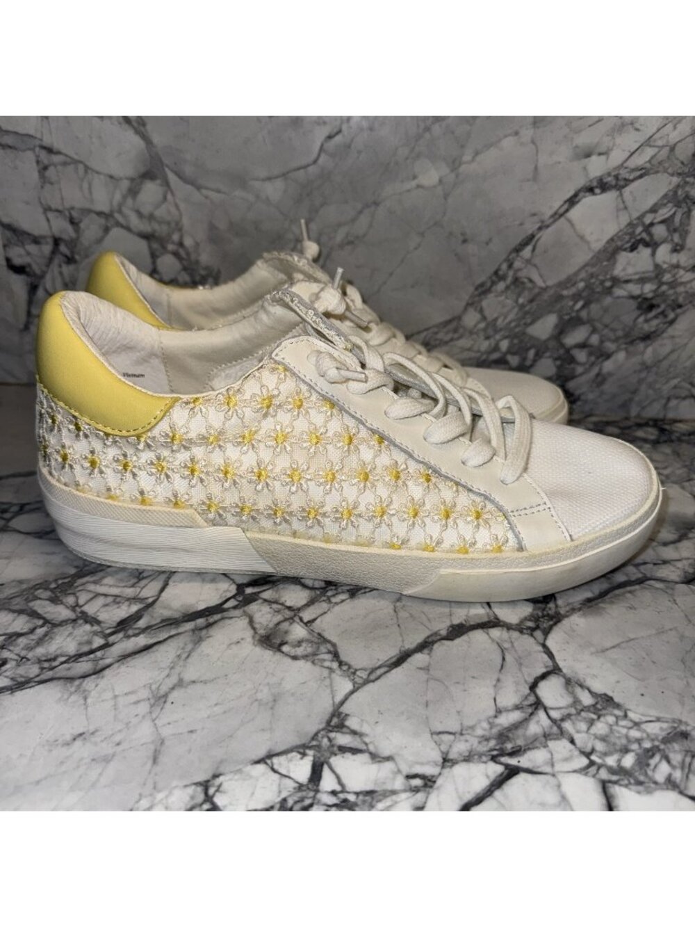 Dolce Vita Women’s Size 8 White Yellow Daisy Sneakers NEW